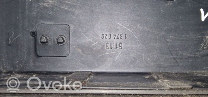 BMW 5 E34 Fuse box cover 1374029