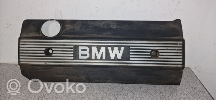 BMW 5 E34 Couvercle cache moteur 1738174