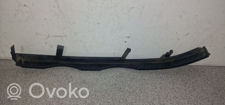 BMW 3 E46 Rivestimento sotto il faro/fanale 8208481