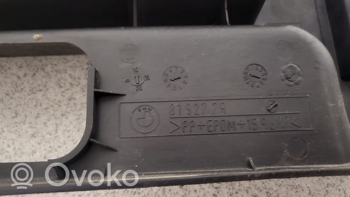 BMW 3 E36 Kita centrinė konsolės (tunelio) detalė 8192779