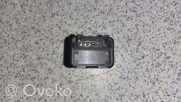 BMW 7 E38 Interruttore di controllo della velocità 61318352256