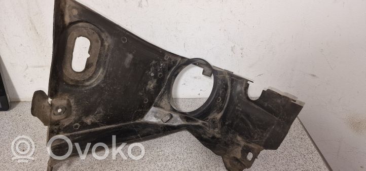 BMW 7 E38 Altra parte del vano motore 8192735