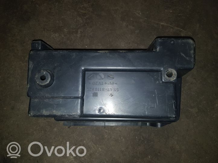 BMW 3 E36 Mantu nodalījums stumbrs 51478119821