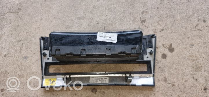 BMW 5 E60 E61 Consolle centrale del vano portaoggetti 7051399