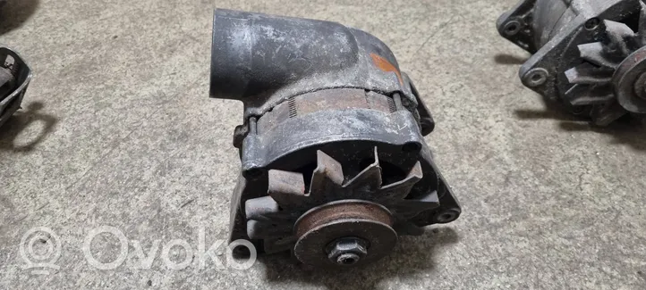 BMW 7 E32 Alternador 0120468013