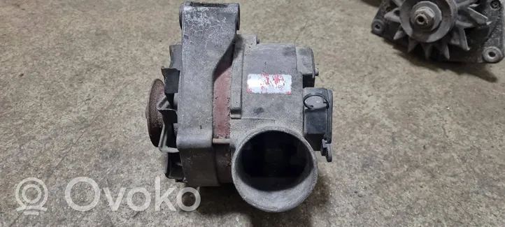 BMW 7 E32 Alternador 120469775