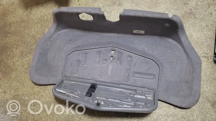 BMW 7 E38 Tool box 711111806810