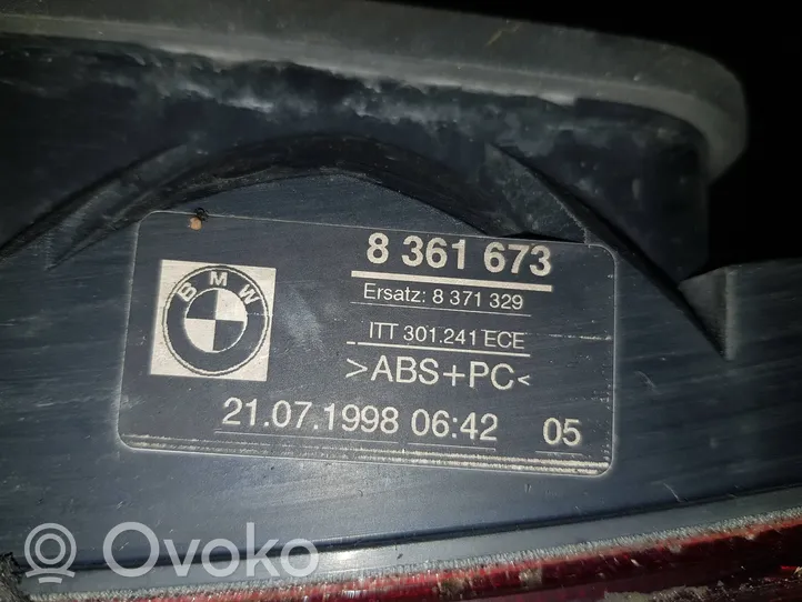 BMW 5 E39 Takaluukun takavalot 8361673