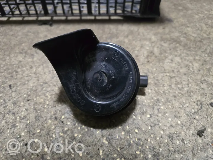 BMW 5 E39 Horn signal 3881157