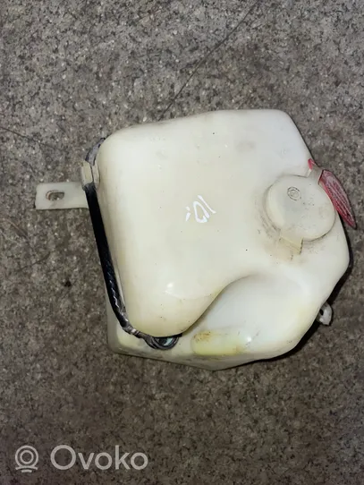 BMW 7 E38 Windshield washer fluid reservoir/tank 61668352899