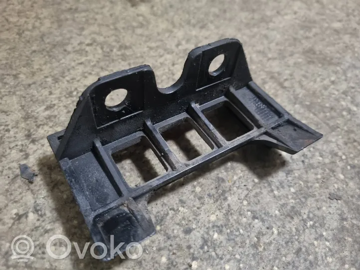 BMW 5 E39 Soporte de montaje del parachoques trasero 51111970389