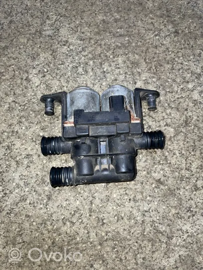 BMW 5 E39 Coolant heater control valve 1147412137