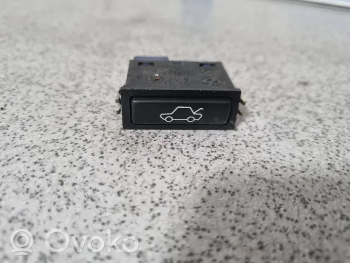 BMW 5 E39 Interruptor para abrir la puerta trasera 8365579