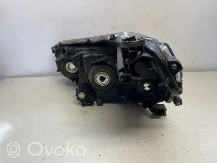 Toyota Hilux VIII Phare frontale 811100KK60