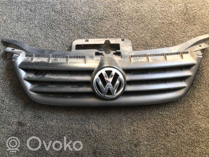 Volkswagen Touran I Etupuskurin ylempi jäähdytinsäleikkö 1T0853651A