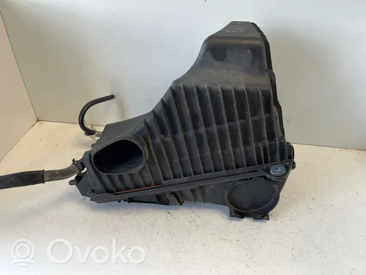 Volkswagen Touareg I Boîtier de filtre à air 7L6129601Q