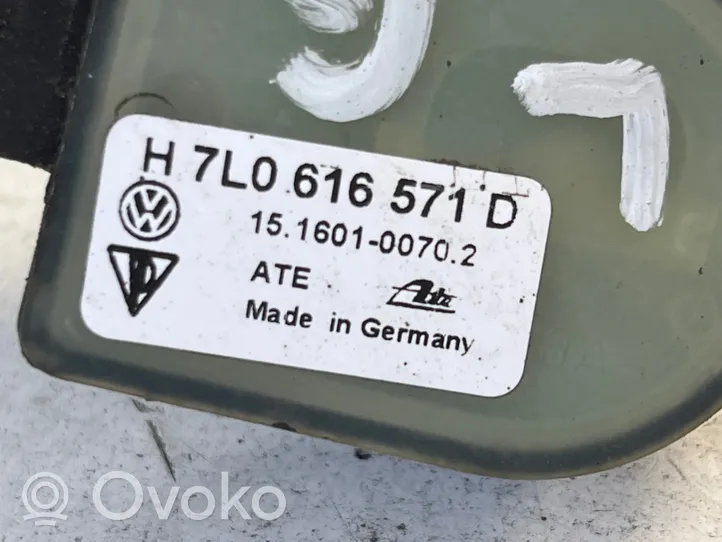 Volkswagen Touareg I Czujnik poziomowania tylnego zawieszenia pneumatycznego 7L0616571D