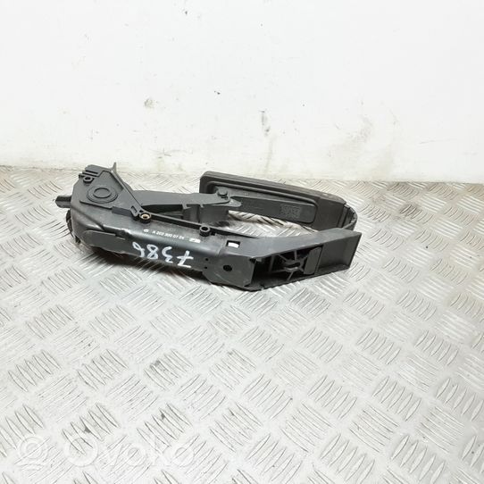 Mercedes-Benz CLK A209 C209 Gaspedal A2033000704