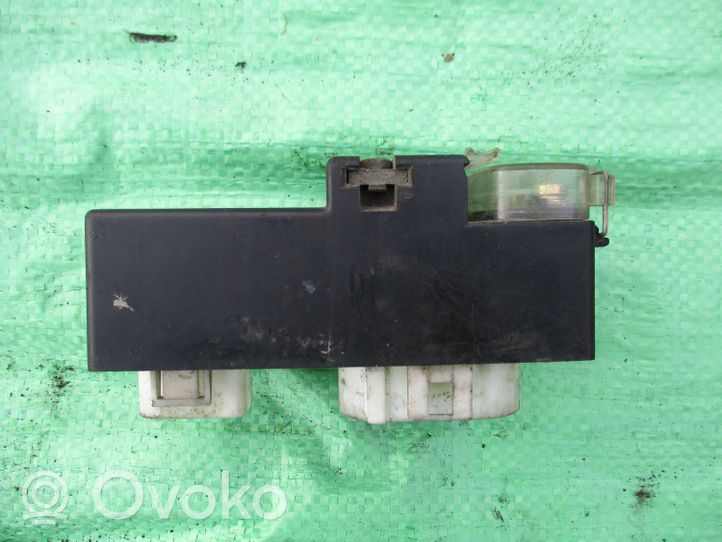 Volkswagen Golf III Module de commande de ventilateur 357919506A