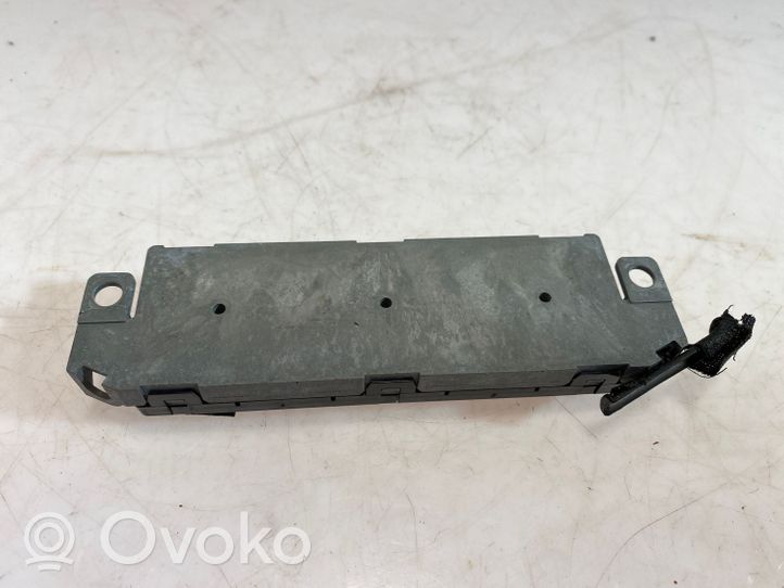 Audi S5 Aerial antenna amplifier 8T0035225C