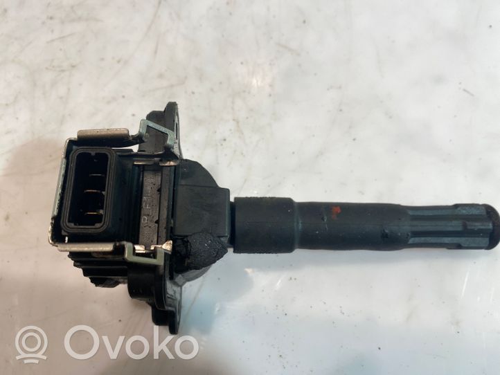 Audi A4 S4 B5 8D Cewka zapłonowa wysokiego napięcia 0040100013