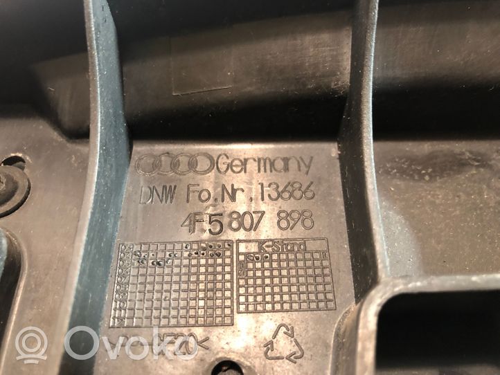 Audi A6 S6 C6 4F Aizmugurējā bufera montāžas kronšteins 4F5807892