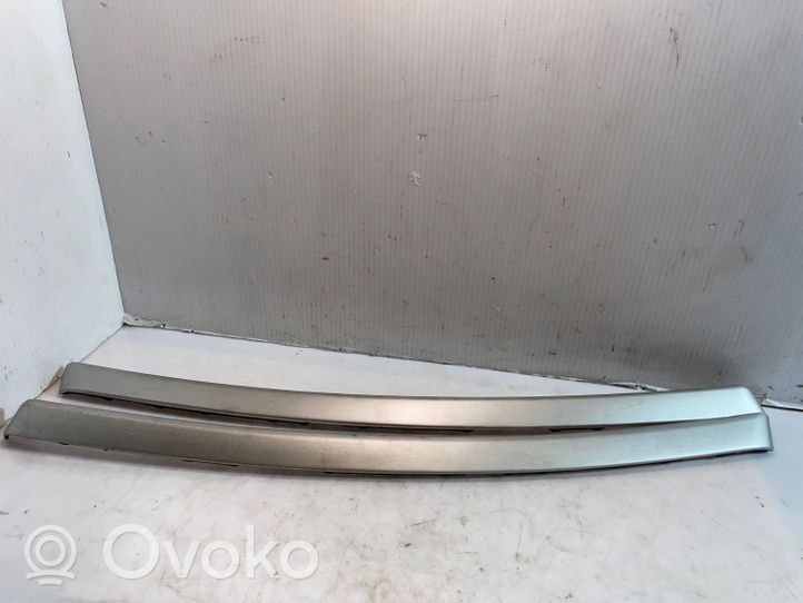 BMW 3 E90 E91 Altro elemento di rivestimento della portiera anteriore 25891810