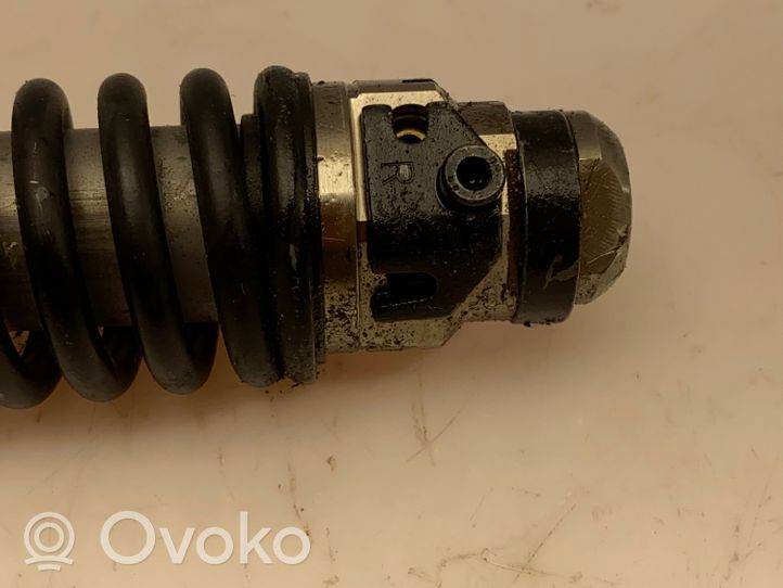 Volkswagen Touareg I Tavaratilan luukun hydrauliikkasarja HB70679002