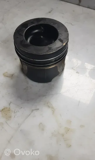 Audi A6 C7 Piston 8372M