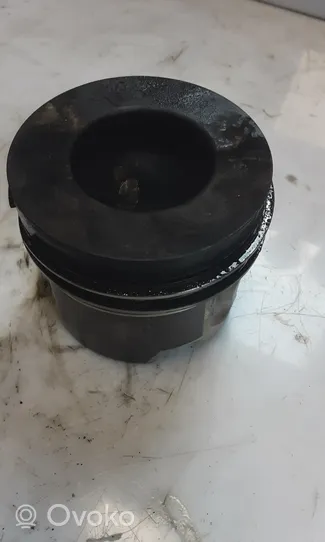 Audi A6 S6 C6 4F Piston 83L82