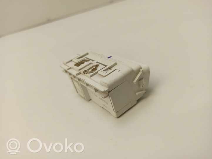 Toyota Prius (XW20) Passenger airbag on/off switch 8395047010