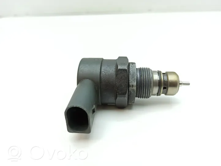 Mercedes-Benz E W211 Regolatore di pressione del carburante A6110780449