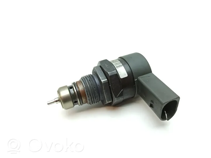 Mercedes-Benz E W211 Regolatore di pressione del carburante A6110780449