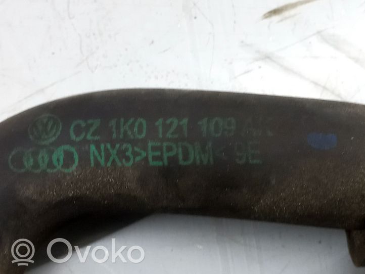 Volkswagen PASSAT CC Moottorin vesijäähdytyksen putki/letku 1K0121109AK