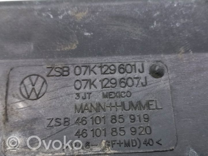 Volkswagen PASSAT B7 USA Ilmansuodattimen kotelo 07K129607J