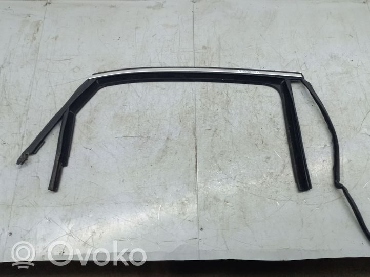 Volkswagen PASSAT B7 USA Takaoven lasin muotolista 561839432