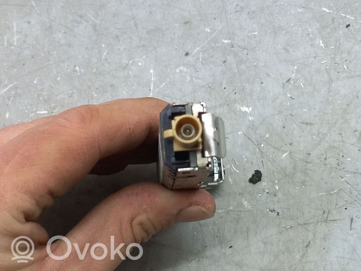 Volkswagen Jetta USA Antennenverstärker Signalverstärker 17A035577F