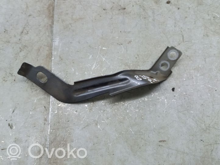 Volkswagen Jetta USA Supporto di montaggio del parafango 17A941057