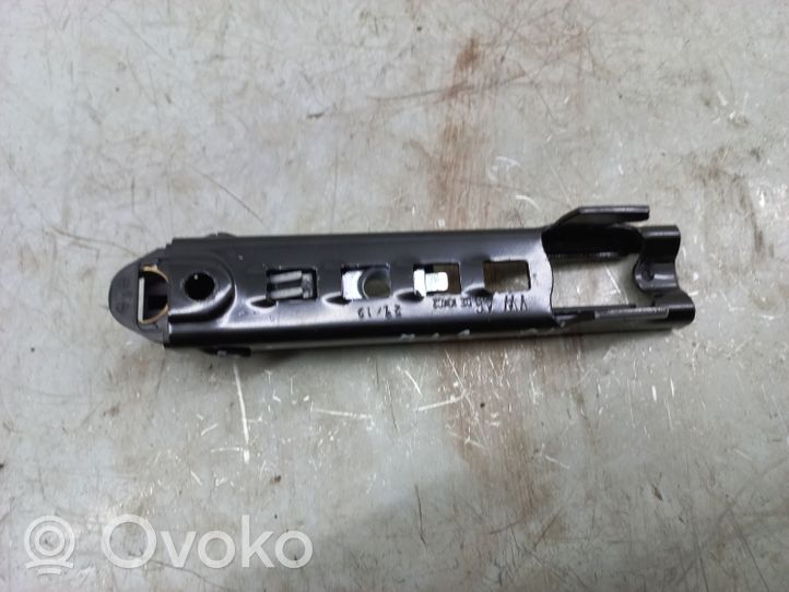 Volkswagen Touareg II Rail de réglage hauteur de ceinture de sécurité 3C8857819