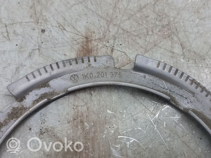 Volkswagen Touareg II Anello/dado di bloccaggio della vite della pompa del carburante nel serbatoio 1K0201375