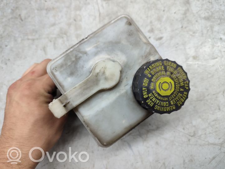 Volvo S60 Serbatoio di compensazione del liquido del freno 8646006