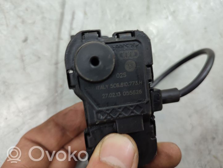 Volkswagen Jetta VI Fuel tank cap lock motor 5C6810773H