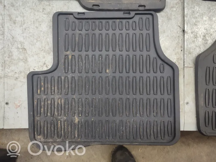 Volkswagen Jetta VI Car floor mat set 