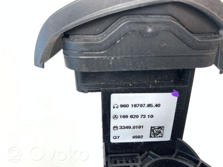 Mercedes-Benz A W169 Pulsanti/interruttori sul volante 1698207310