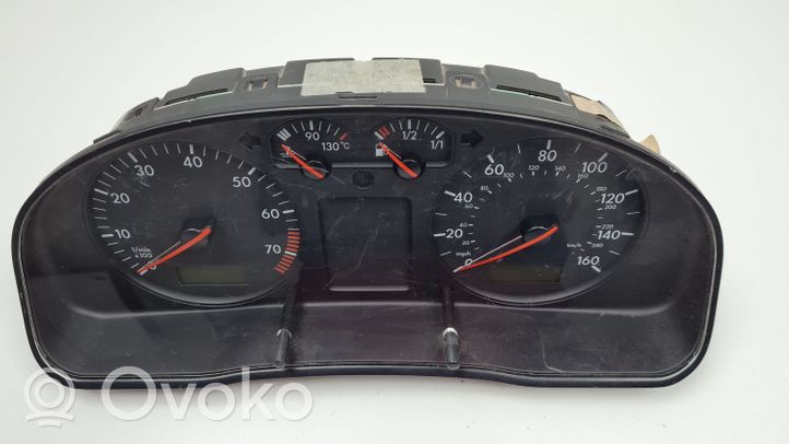 Volkswagen PASSAT B5 Compteur de vitesse tableau de bord 3B0919930P