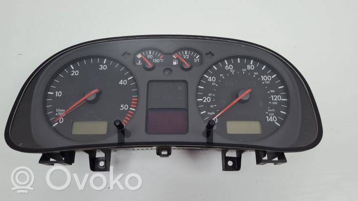 Volkswagen Golf IV Compteur de vitesse tableau de bord 1J0920921B