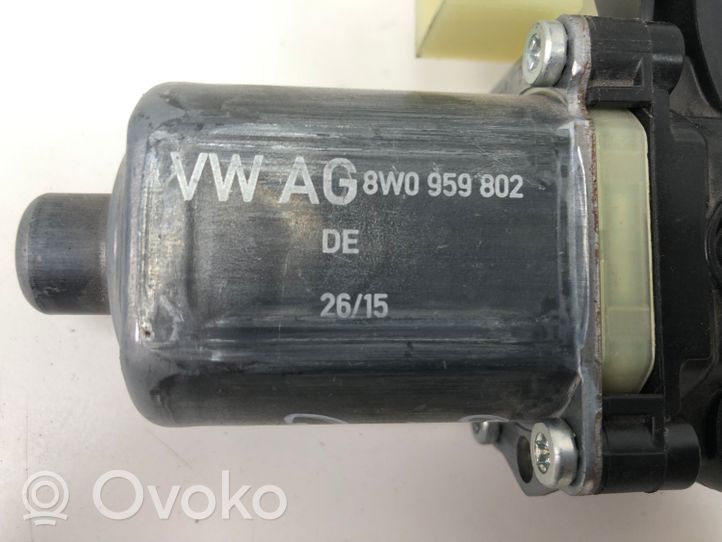 Audi Q7 4M Galinis varikliukas langų pakėlėjo 8W0959802