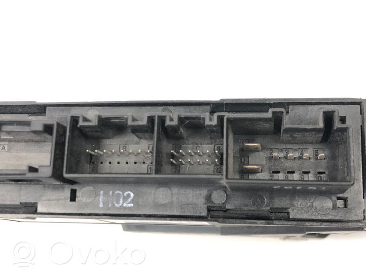 Audi A2 Takaoven ikkunan nostomoottori 8Z0959802A