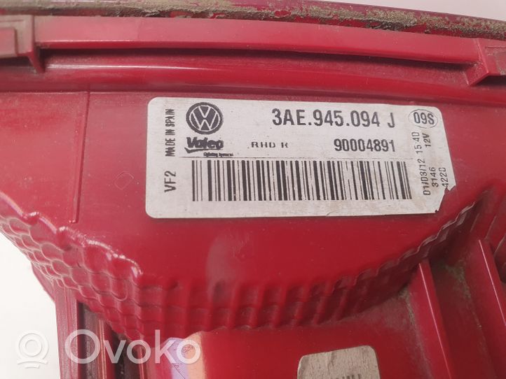 Volkswagen PASSAT B7 Feux arrière sur hayon 3AE945094J