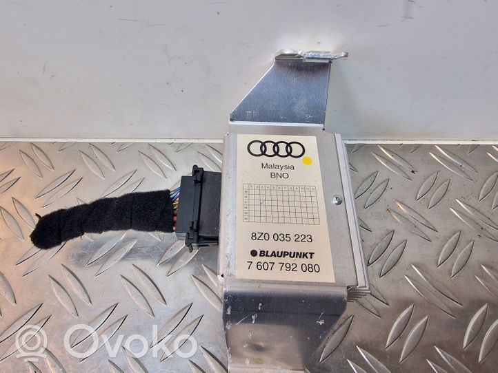 Audi A2 Wzmacniacz audio 8Z0035223